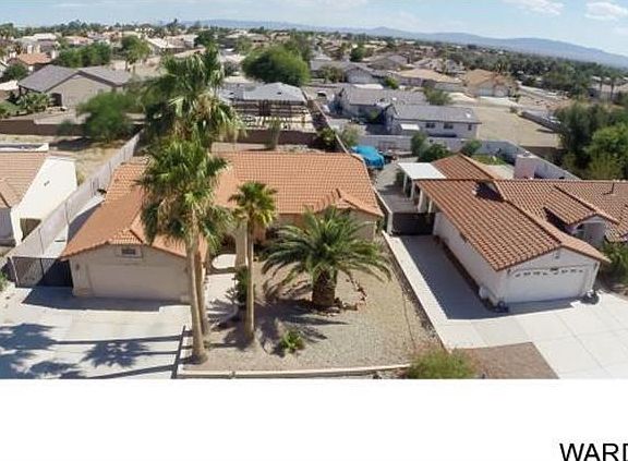 3rd image of 2006 E Hammer Ln