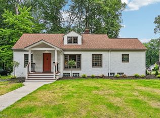 28110 W Oakland Rd, Bay Village, OH 44140