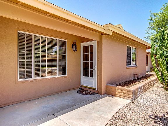 3rd image of 1860 S Las Palmas Cir