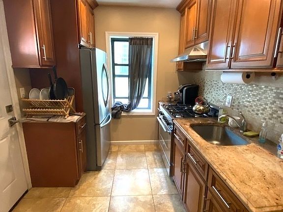 2nd image of 2103 29th Ave #1