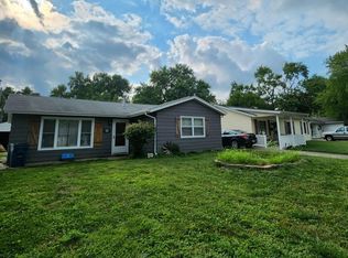 1805 Fairmont Dr, Springfield, IL 62702