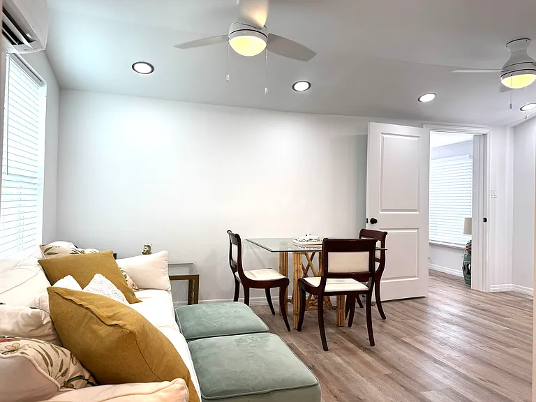 640 Broadway St — Photo 5