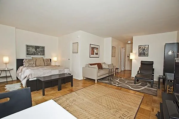 Sold by Akam Sales and Brokerage | media 9