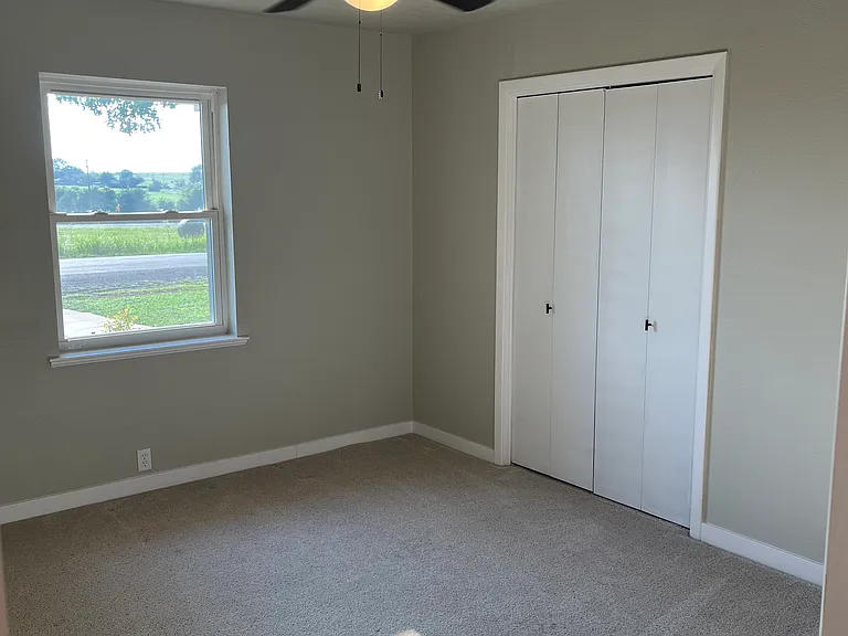 709 S Farmington Rd — Photo 5