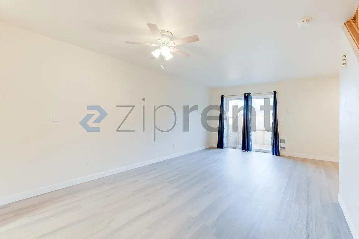 2 bed, 1.5 bath, 1034 sqft, $2,225 — Photo 4
