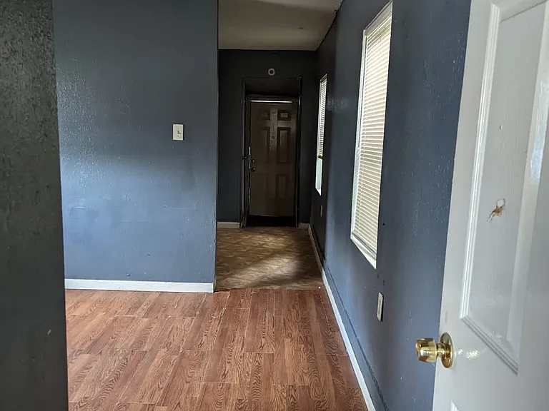 7621 Canal St — Photo 6