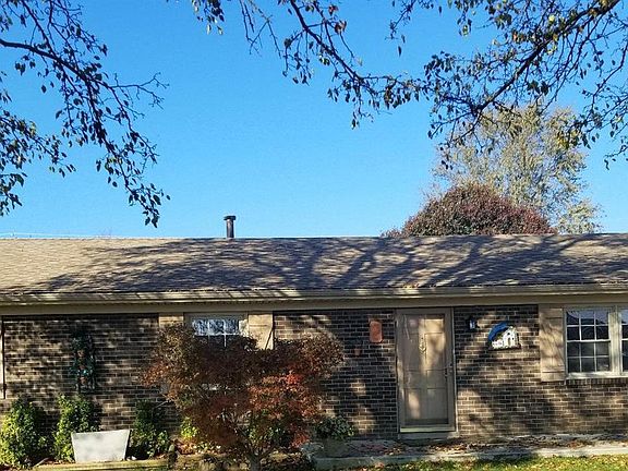 3rd image of 206 Longview Dr