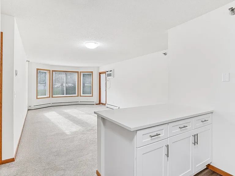 Vernon Oaks Apartments — Photo 40