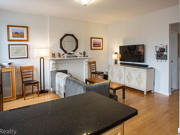 3rd image of 204 Garfield Pl APT 3