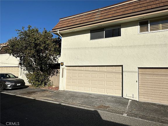 3rd image of 10425 Larwin Ave