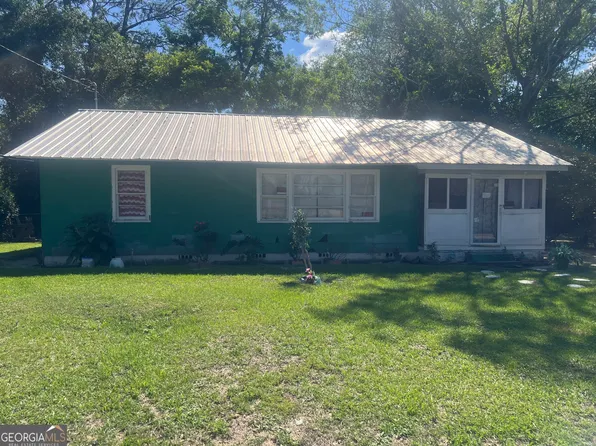 1009 Kitchens Ave, Douglas, GA 31533