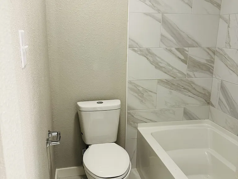 2925 19th St #14 — Photo 9