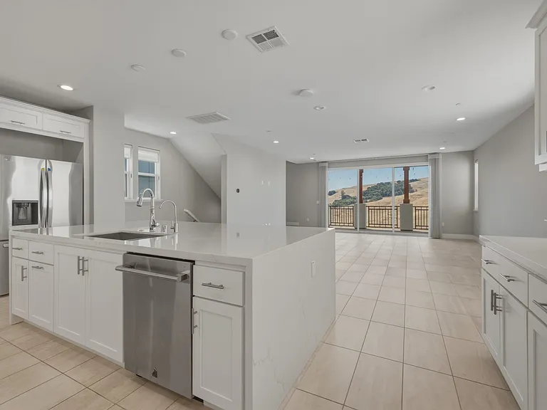 1230 Mateo Miller Cir — Photo 29