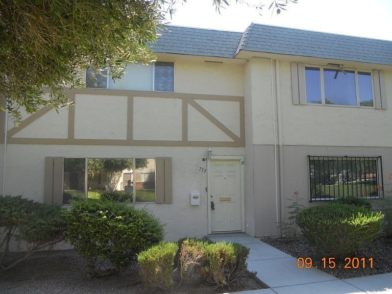 1st image of 717 Greenbriar Townhouse Way
