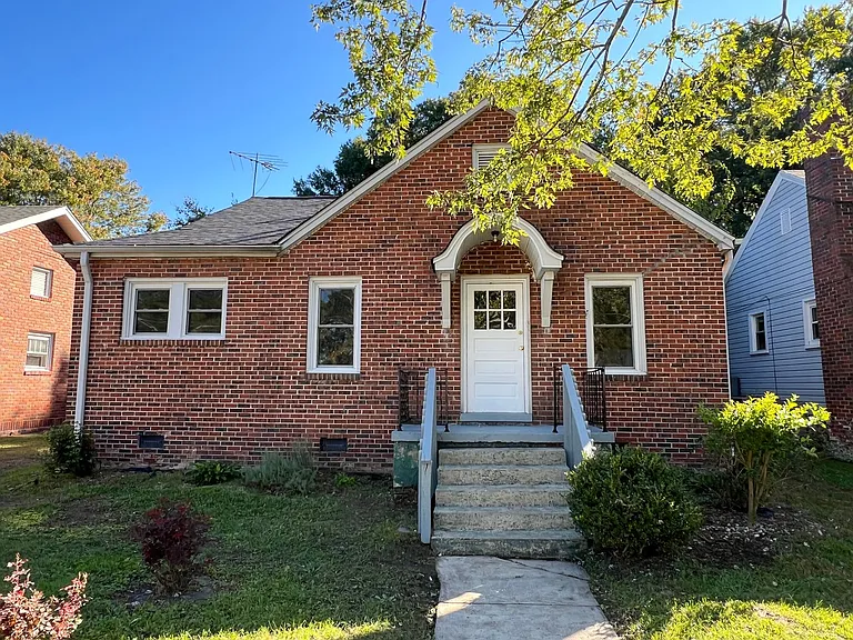 111 Highland Ave — Photo 1