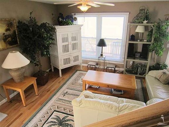 4th image of 1111 E Beach Dr