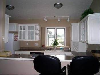 3rd image of 7119 Glen Terra Dr