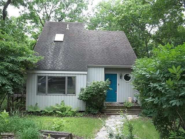 1st image of 27 Belden School Ln