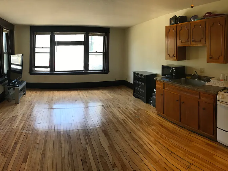 2530 Dupont Ave S #101 — Photo 5