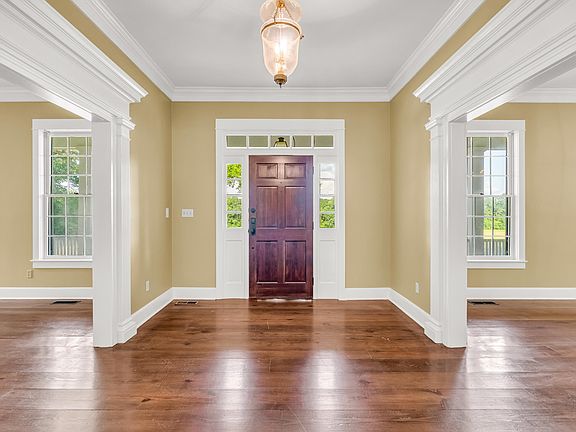 3rd image of 192 Wood Ridge Rd