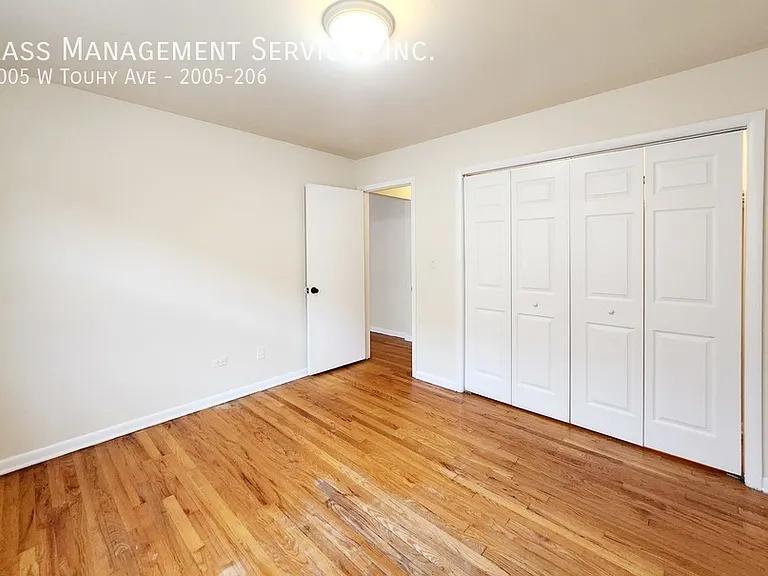 2005 W Touhy Ave #206 — Photo 9