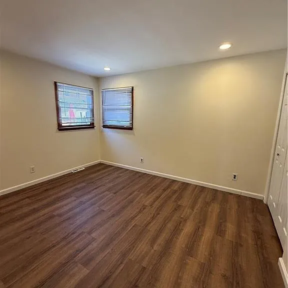 207 Dongan Hills Ave #1 — Photo 7