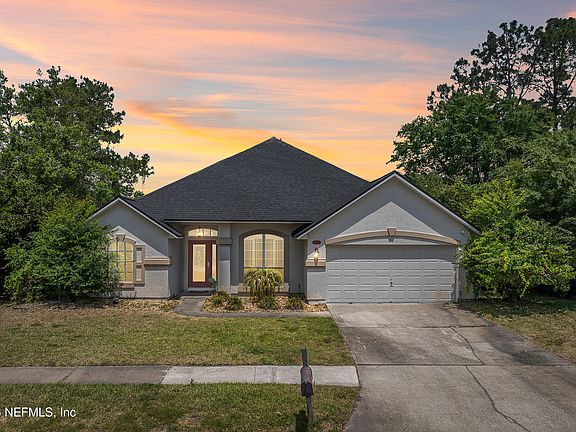 3rd image of 12145 LAKE FERN Drive