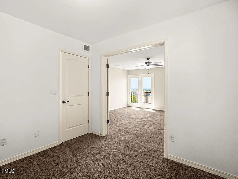 7877 Enchanted View Dr — Photo 40