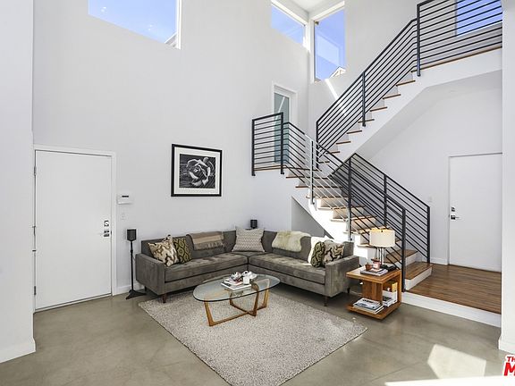 4th image of 2215 Oak Glen Pl