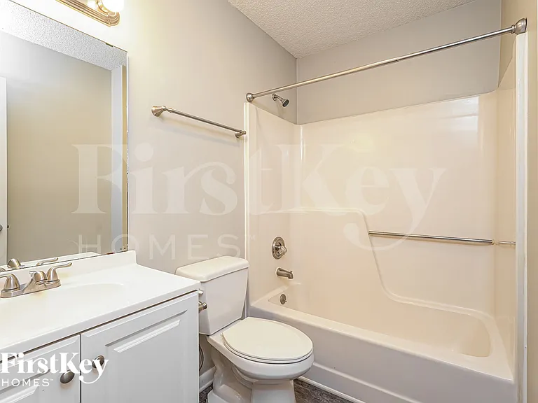 137 Carrisbrooke Ln — Photo 17