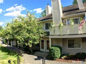 22 Willow Spgs, New Milford, CT
