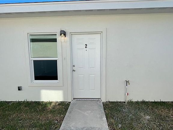 3rd image of 1605 Angelica Dr #2