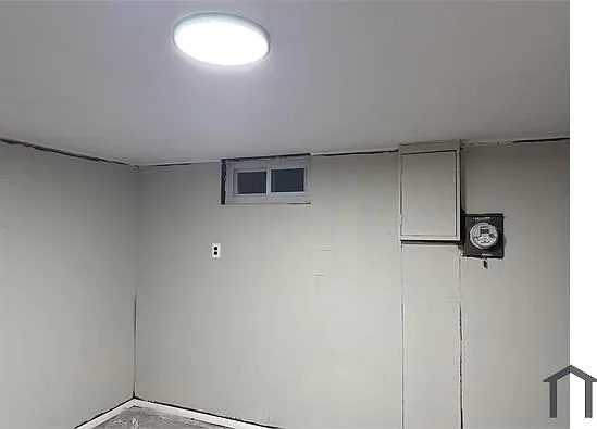 1 bed, 1100 sqft, $1,000 — Photo 2