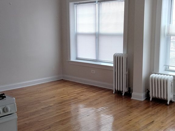 2nd image of 6324 Cermak Rd #2N