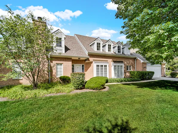 5625 Chesapeake Dr #5625, McHenry, IL 60050