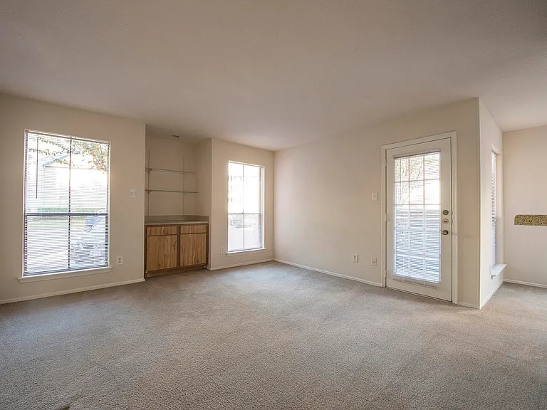 2911 Sycamore Springs Dr — Photo 23