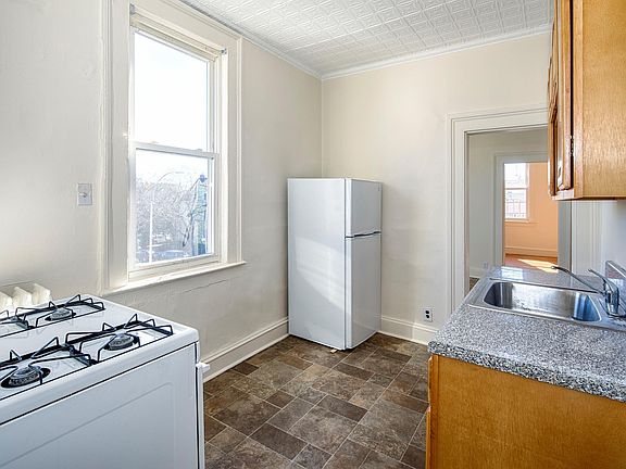 2nd image of 157 Bay 23rd St #3L