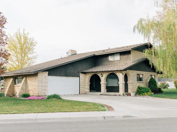 1126 Oak St, Richland, WA 99354