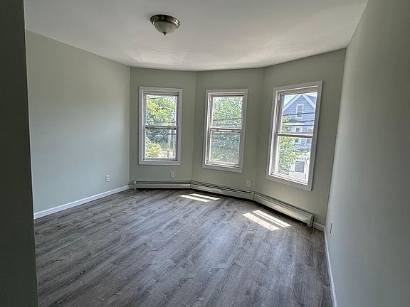 2nd image of 639 S 10th St #2