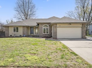 3382 W Countryside Dr, Springfield, MO 65807