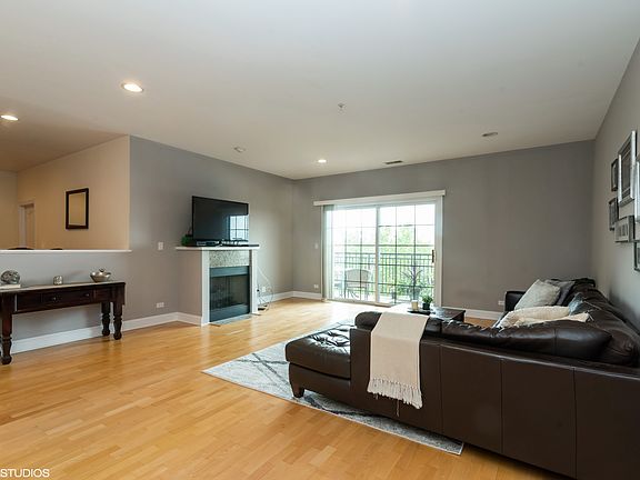4th image of 4953 Oakton St Unit 609