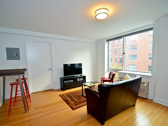2nd image of 505 W 47th St #4AS