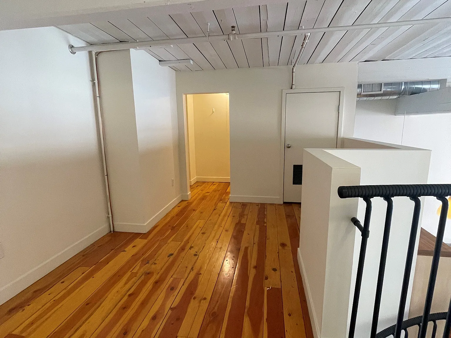 1 bed, 836 sqft, $1,895 — Photo 4