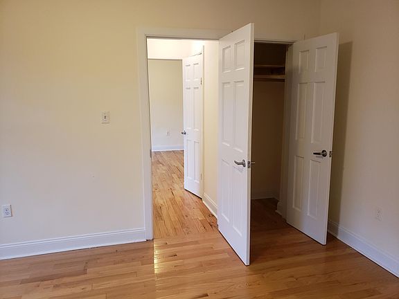 4th image of 910 McLean Ave
