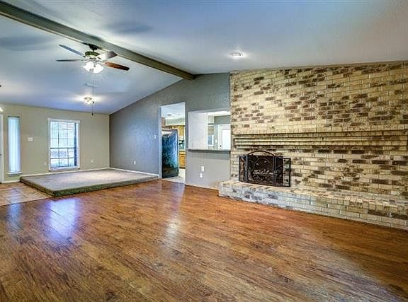 2nd image of 5018 Willowhaven Cir