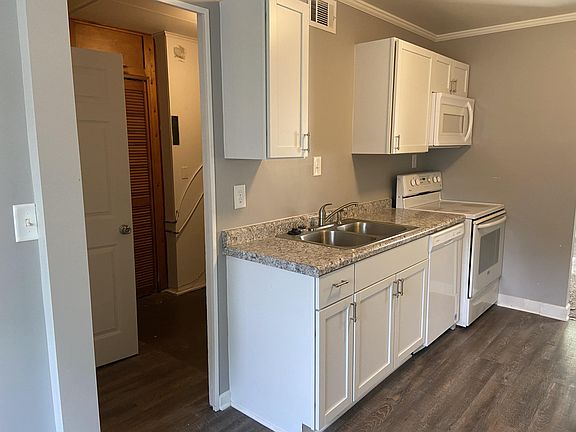 4th image of 3445 E Ave E