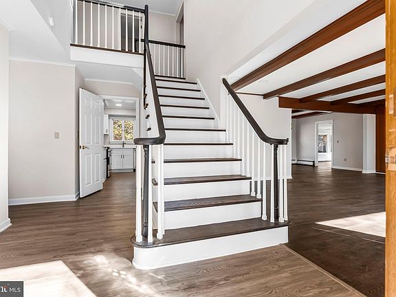 3rd image of 7 Cedarwood Dr