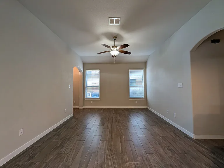 371 Creekside Curv — Photo 3