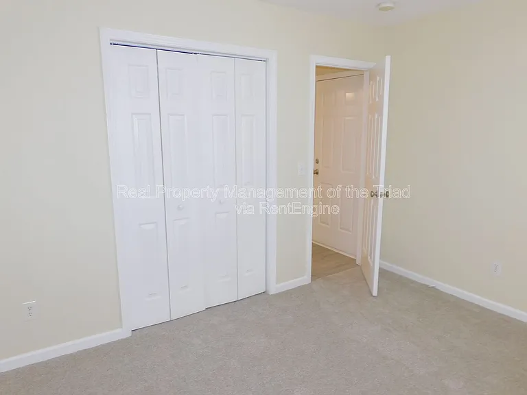 1856 Oakhurst Park Ln — Photo 17