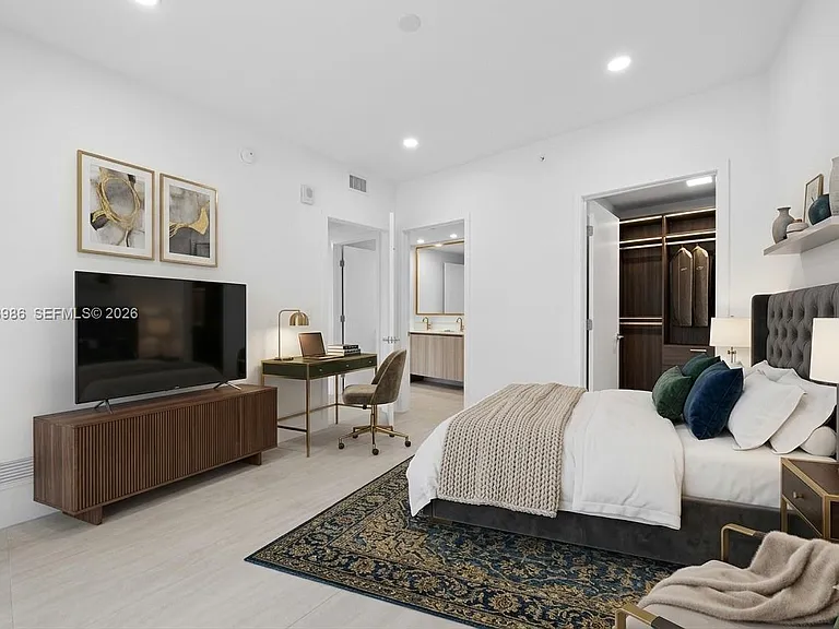 77 SE 5th St #3005 — Photo 13